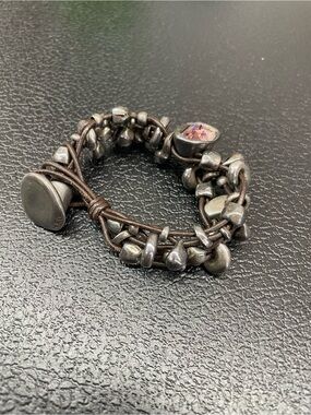 UNO de 50 Brown Leather Bracelet with Iridescent Pink Accent